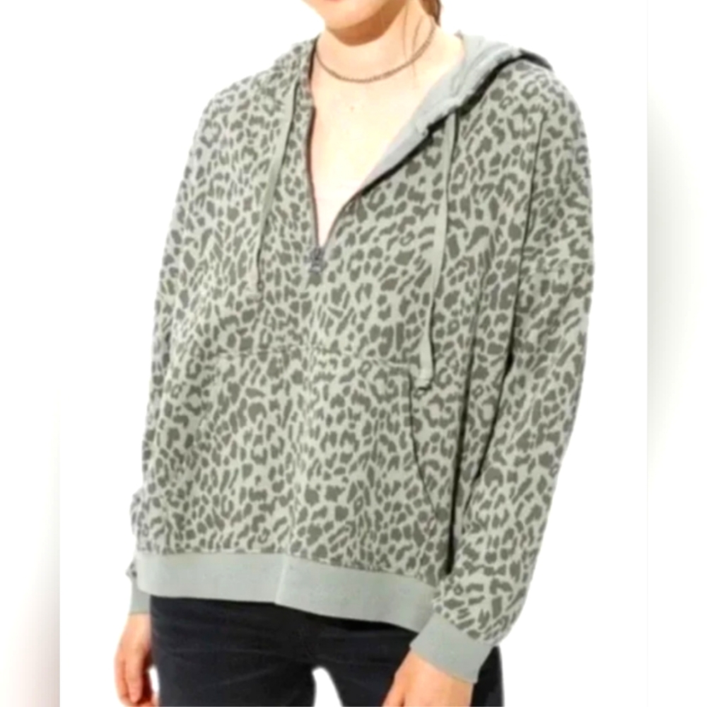 American Eagle Two Toned Green Leopard Print Hoodie Size Medium